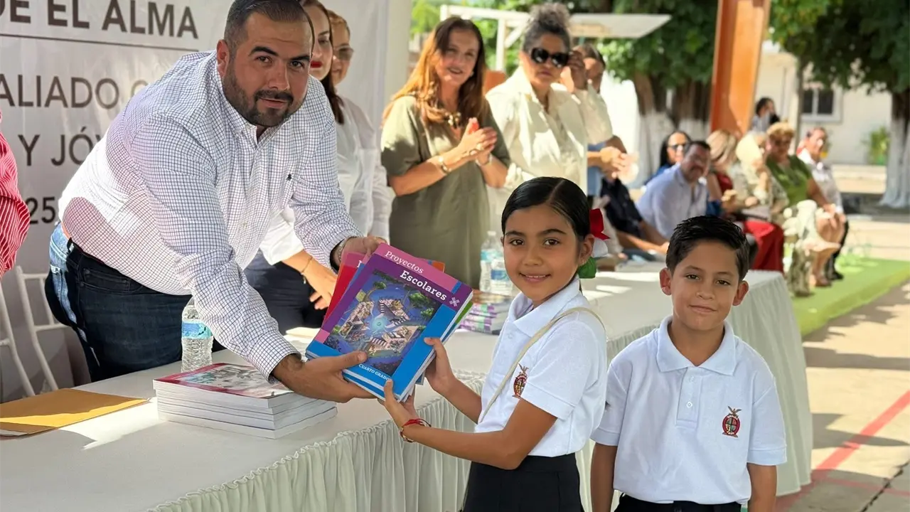 Alcalde de San Ignacio agradece apoyo de Seguridad Pública para proteger escuelas.