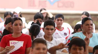Entregan mochilas y útiles escolares a estudiantes de comunidades rurales en Mazatlán