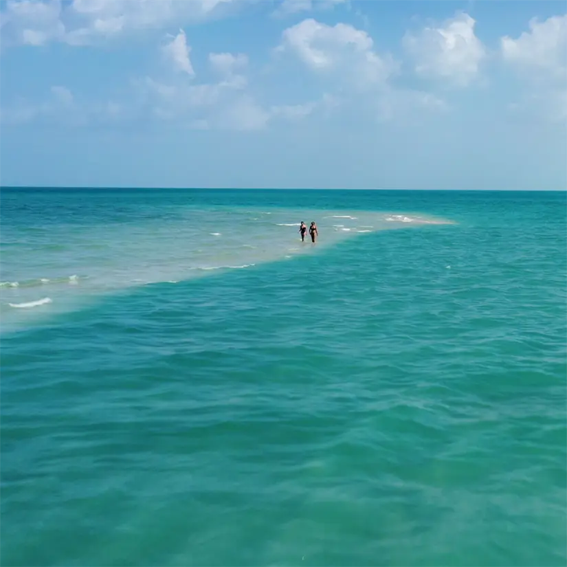 Cayo Las Comadres es una playa desierta. Foto: Isla del Carmen. Cayo Las Comadres es una playa desierta. Foto: Isla del Carmen.