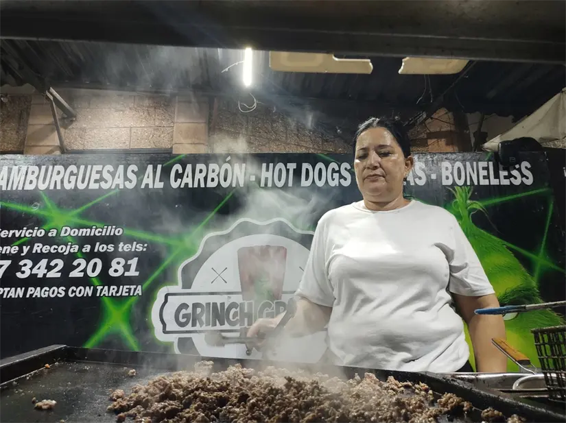 La solidaridad que transforma Culiacán: cena emotiva para militares en la colonia Díaz Ordaz. La solidaridad que transforma Culiacán: cena emotiva para militares en la colonia Díaz Ordaz. Foto: Juan Madrigal