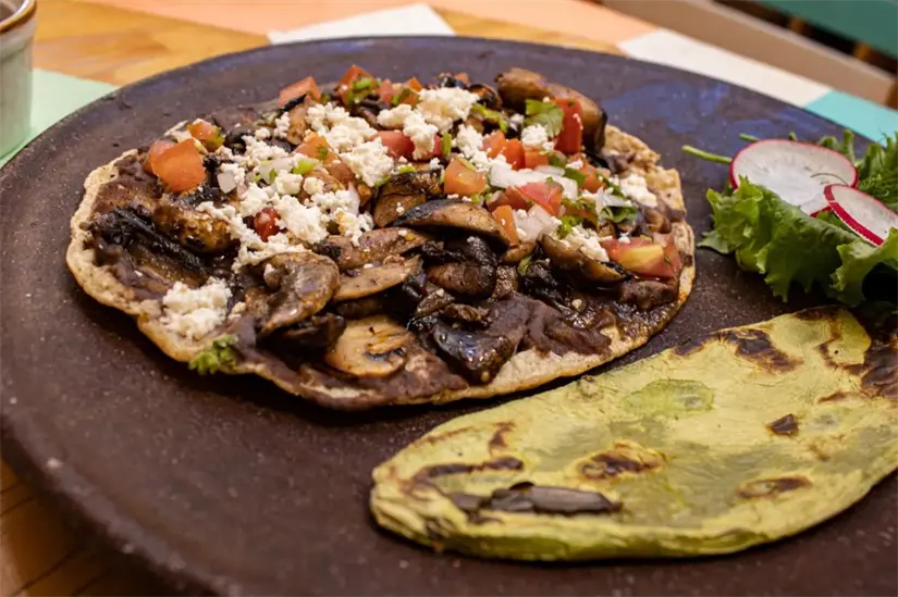 Disfruta de la rica comida en Casa Taviche. Foto: Casa Taviche. Disfruta de la rica comida en Casa Taviche. Foto: Casa Taviche.