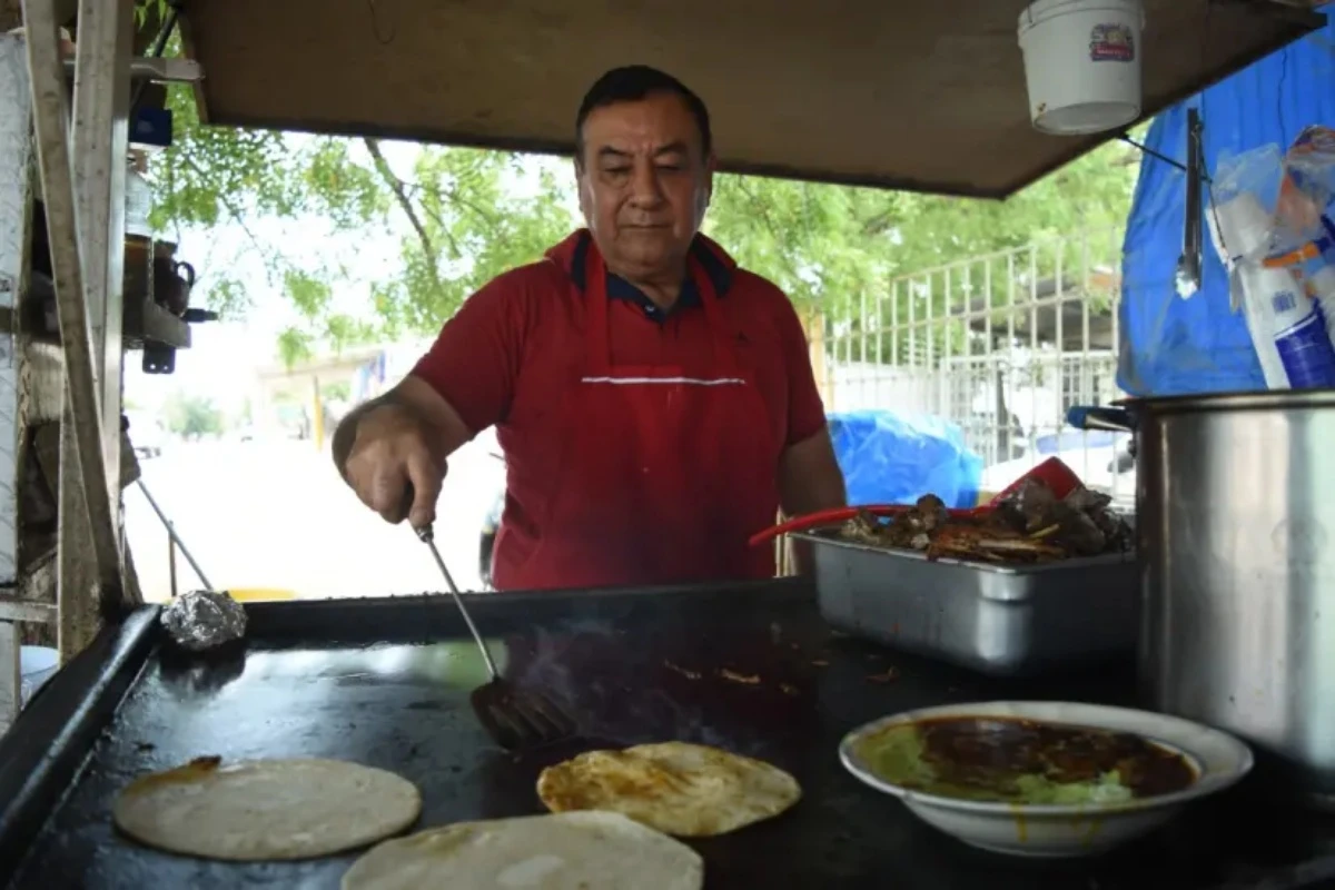 La venta de alimentos en la vía pública tiene gran presencia en todo México. Foto: Tus Buenas Noticias