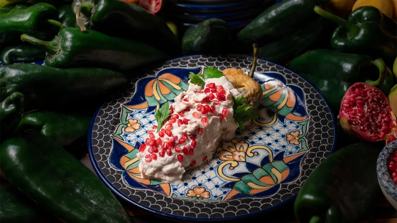 Estos son los restaurantes donde puedes comer chiles en nogada en la CDMX. Foto: Nicos.