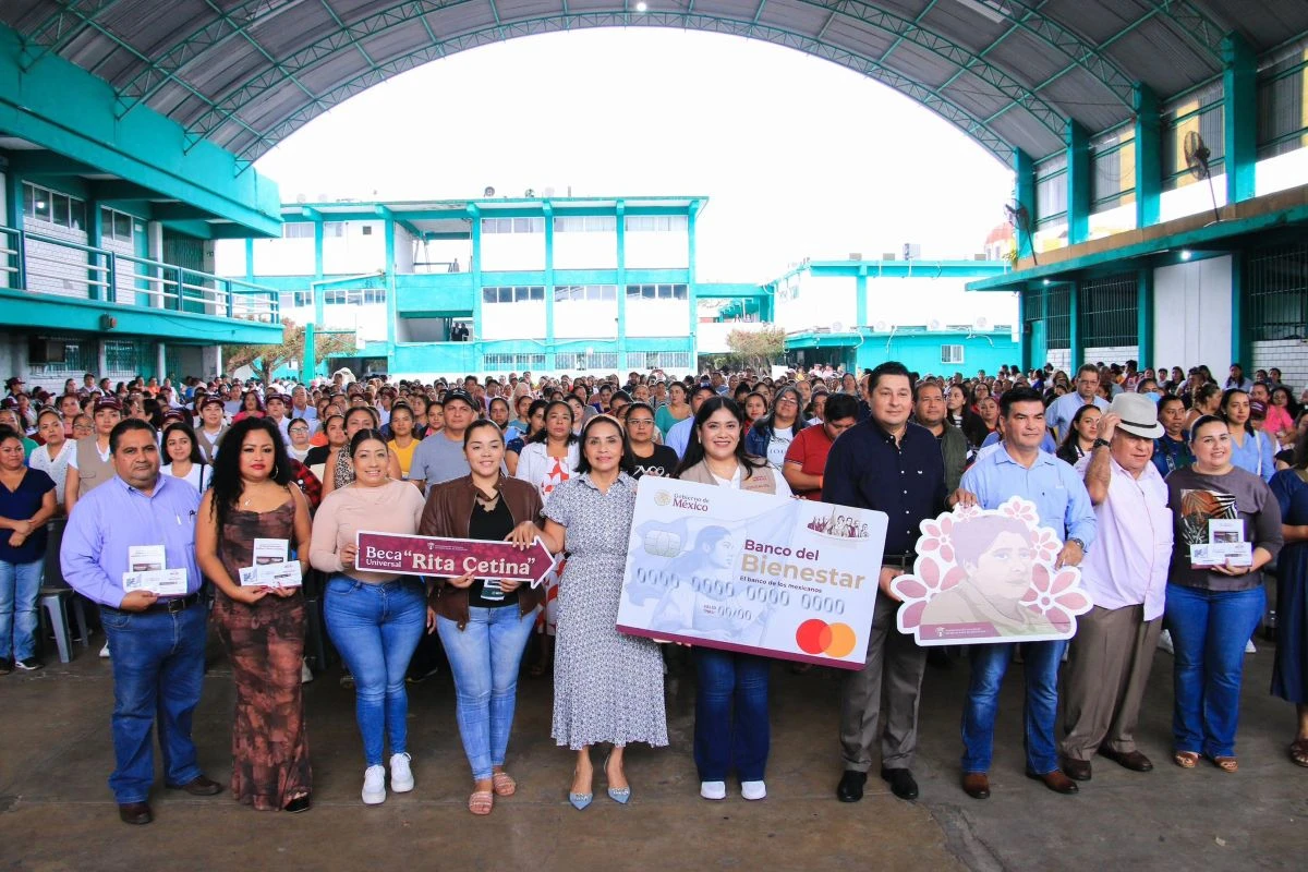 Registro para la Beca Rita Cetina para secundaria en Aguascalientes. Foto: Cortesía