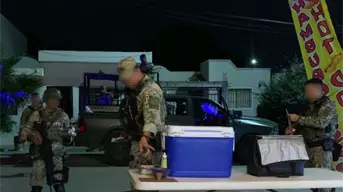 “Somos más los buenos en Culiacán”: Negocio de hotdogs regala cena a militares que patrullan la ciudad