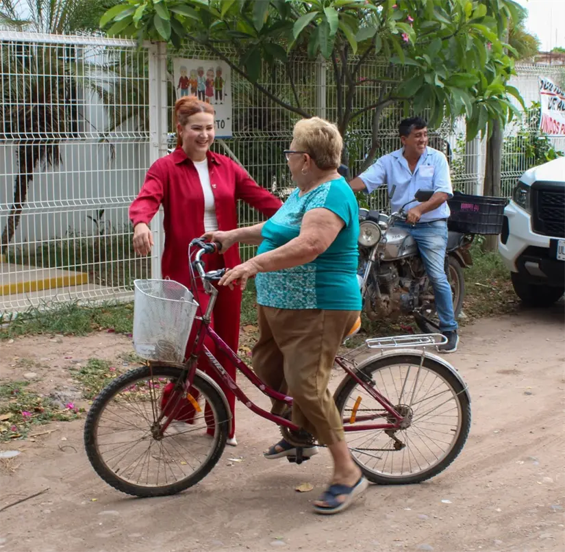 SEMUJERES lleva atención a colonias y sindicaturas de Culiacán. Foto: Cortesía.