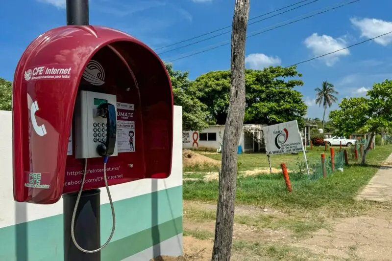 Hasta el momento San Luis Potosí cuenta con 21 cabinas telefónicas de la CFE. Foto: Cortesía. 