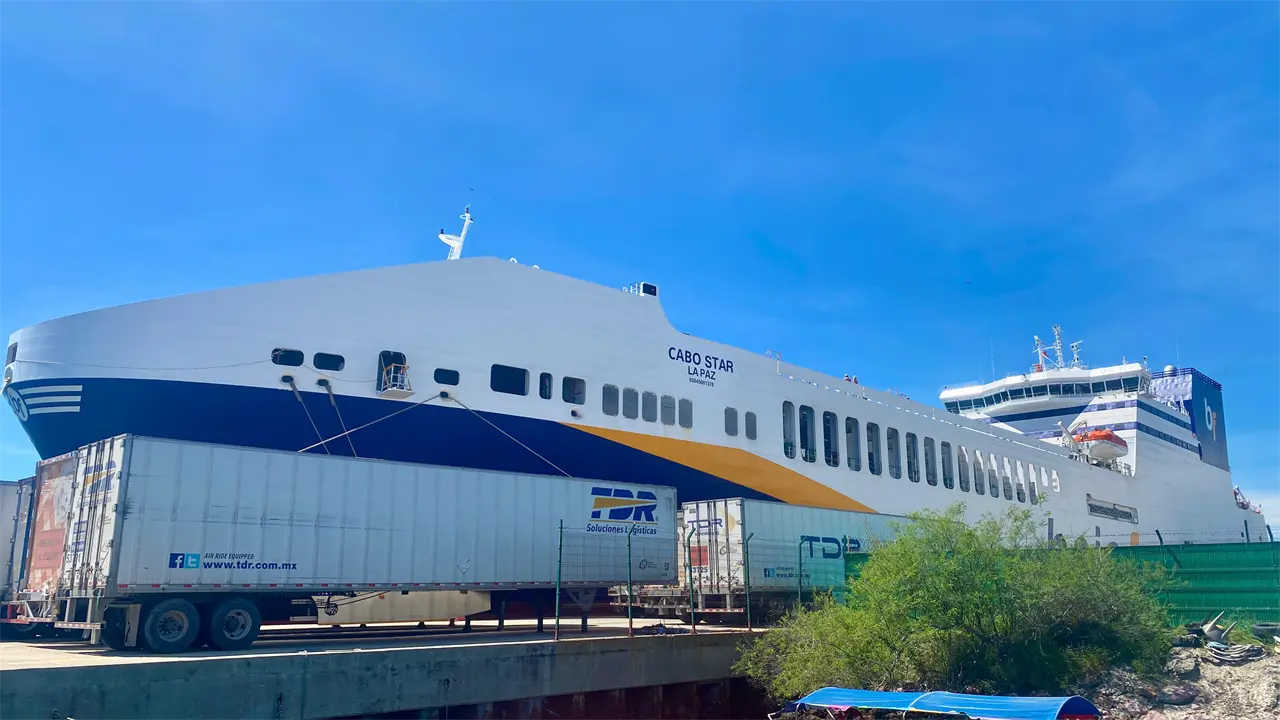 El Cabo Star de Baja Ferries ofrece una experiencia turística completa en su travesía de Mazatlán a La Paz