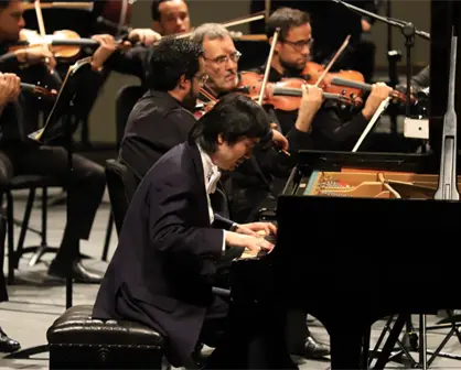 La OSSLA abre temporada de otoño con un concierto majestuoso y la fuerza del piano de Sheng Cai