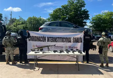 Aseguran fusil Barrett y vehículos robados en operativo en Culiacán