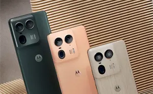 El mejor celular de gama alta de Motorola con carga rápida de 125W y puedes usarlo como computadora