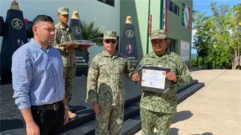 Con una sonrisa y la frente en alto, Emmanuel vivió la experiencia de ser Soldado Honorario en San Ignacio