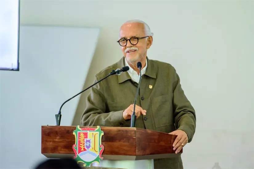 Miguel Ángel Navarro Quintero es parte del partido Morena. Foto: Miguel Ángel Navarro.