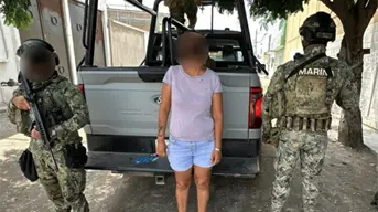 Hombre y mujer son detenidos con presuntas drogas en Mazatlán