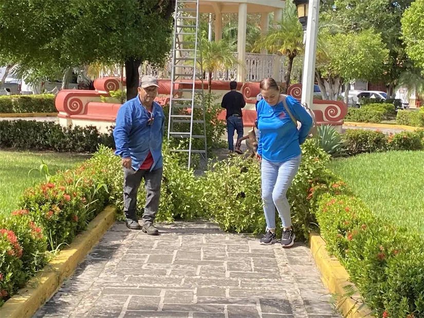 San Ignacio se alista para el 15 de septiembre con limpieza y adornos patrios