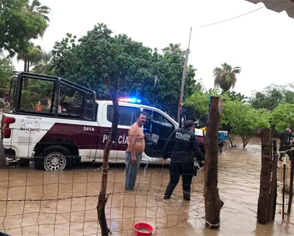 Alcalde de Ahome supervisa atención a familias afectadas por lluvias en Los Mochis