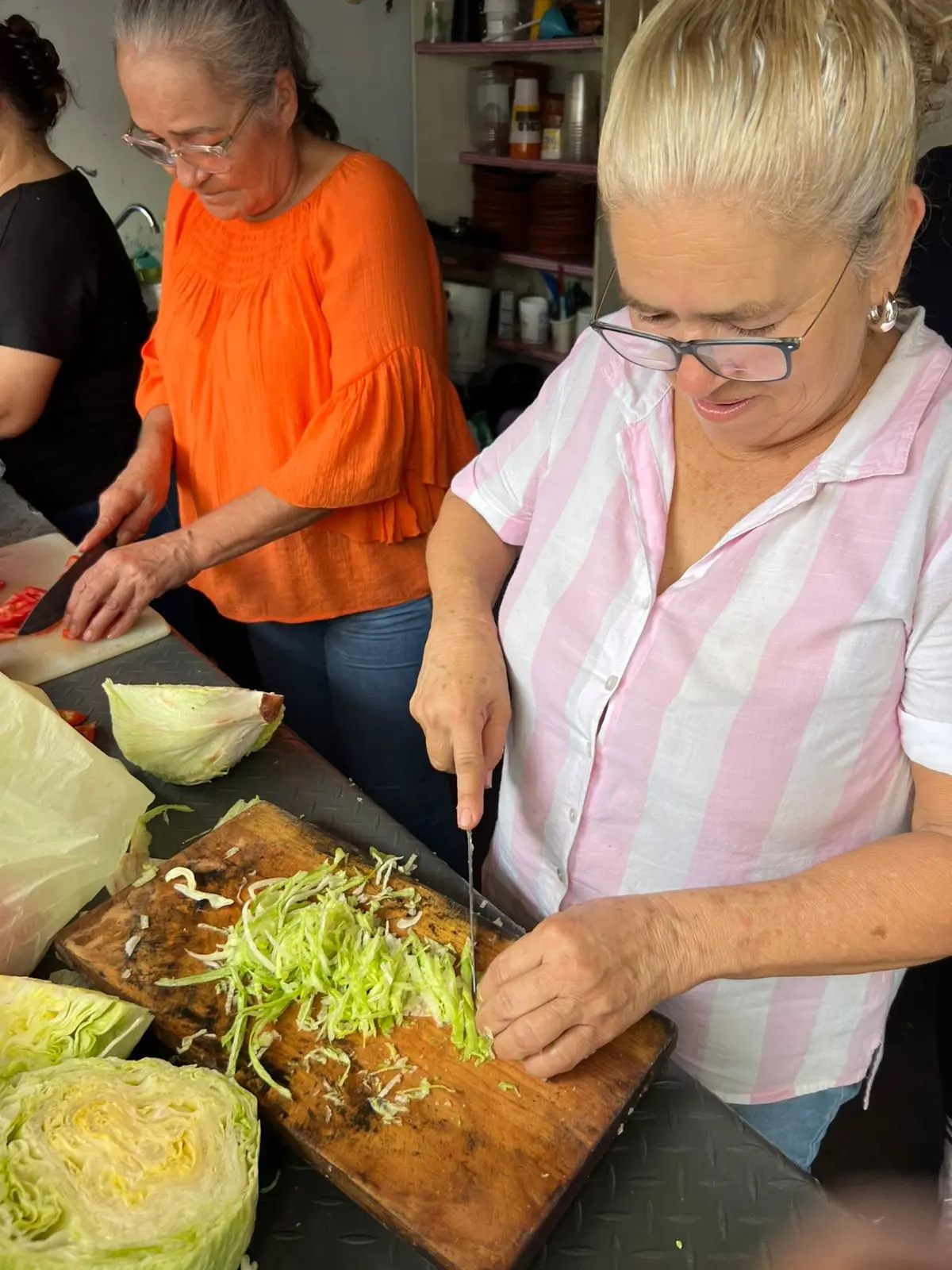 Culiacán solidario: restaurantes y vecinos agradecen la labor de los elementos del Ejército. Foto: Tus Buenas Noticias
