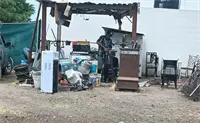 Entre fierros viejos, José Luis se gana la vida en Alturas del Sur