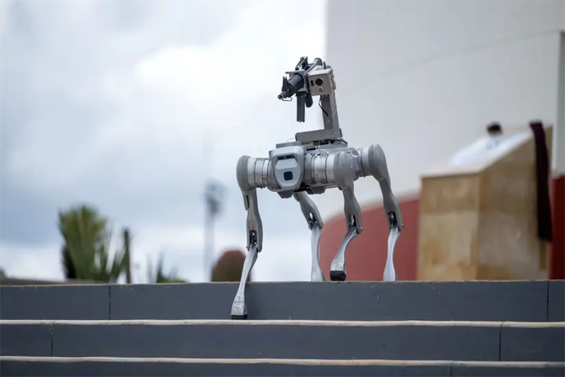 Perro robot armado en refuerza seguridad en Zacatecas. Foto: Cortesía
