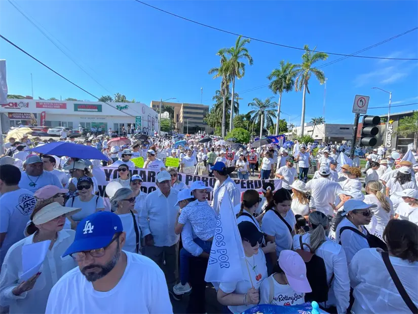 Los ciudadanos realizaron una marcha para exigir paz en la ciudad. Los ciudadanos realizaron una marcha para exigir paz en la ciudad. Foto: Lino Ceballos.