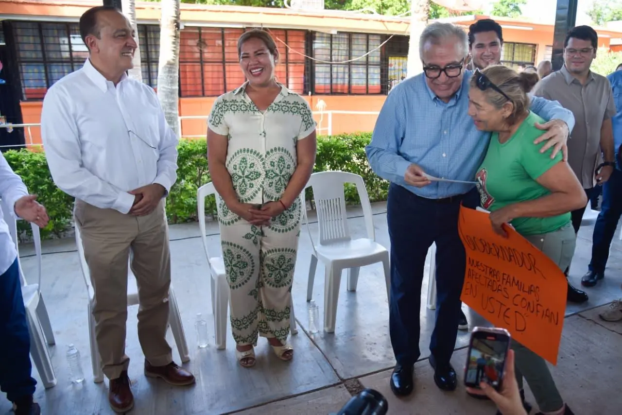 Cada familia afectada recibirá un cheque de seis mil pesos, además de despensas del DIF y SEBIDES.