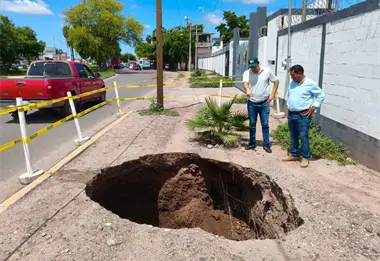 Obras Públicas y JAPAMA atienden hundimiento en Boulevard Centenario de Los Mochis