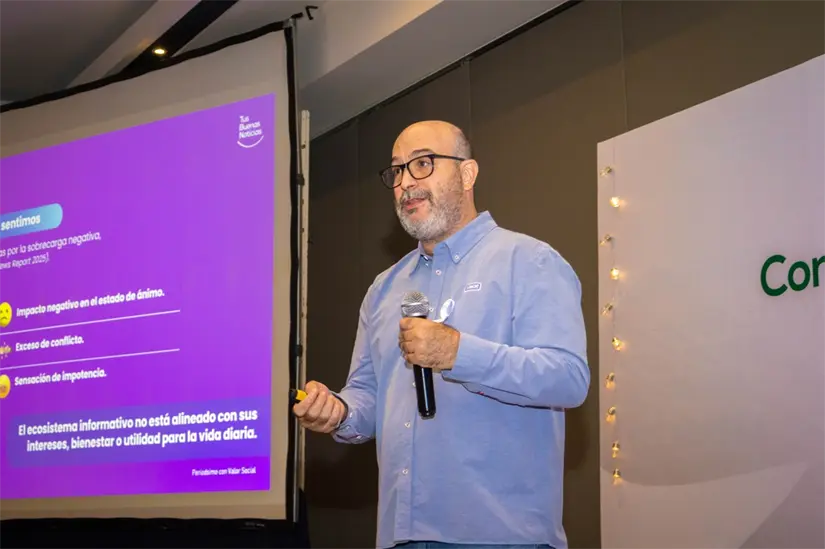Juan Pablo Ramírez, director de Tus Buenas Noticias, señaló que la comunicación positiva es una de las mejores herramientas de cambio social. Juan Pablo Ramírez, director de Tus Buenas Noticias, señaló que la comunicación positiva es una de las mejores herramientas de cambio social. Foto: Iván Valenzuela.