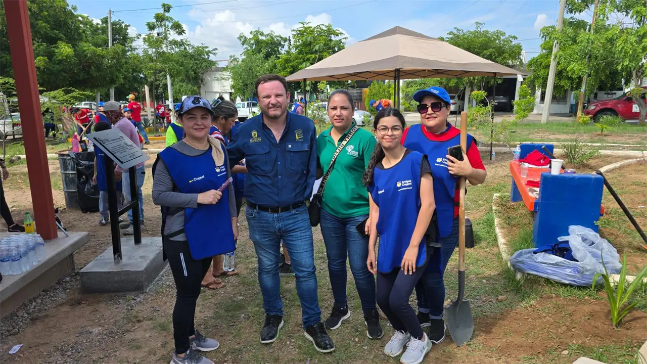 La Dirección de Participación trabaja junto a vecinos de Culiacán. Foto: Cortesía.