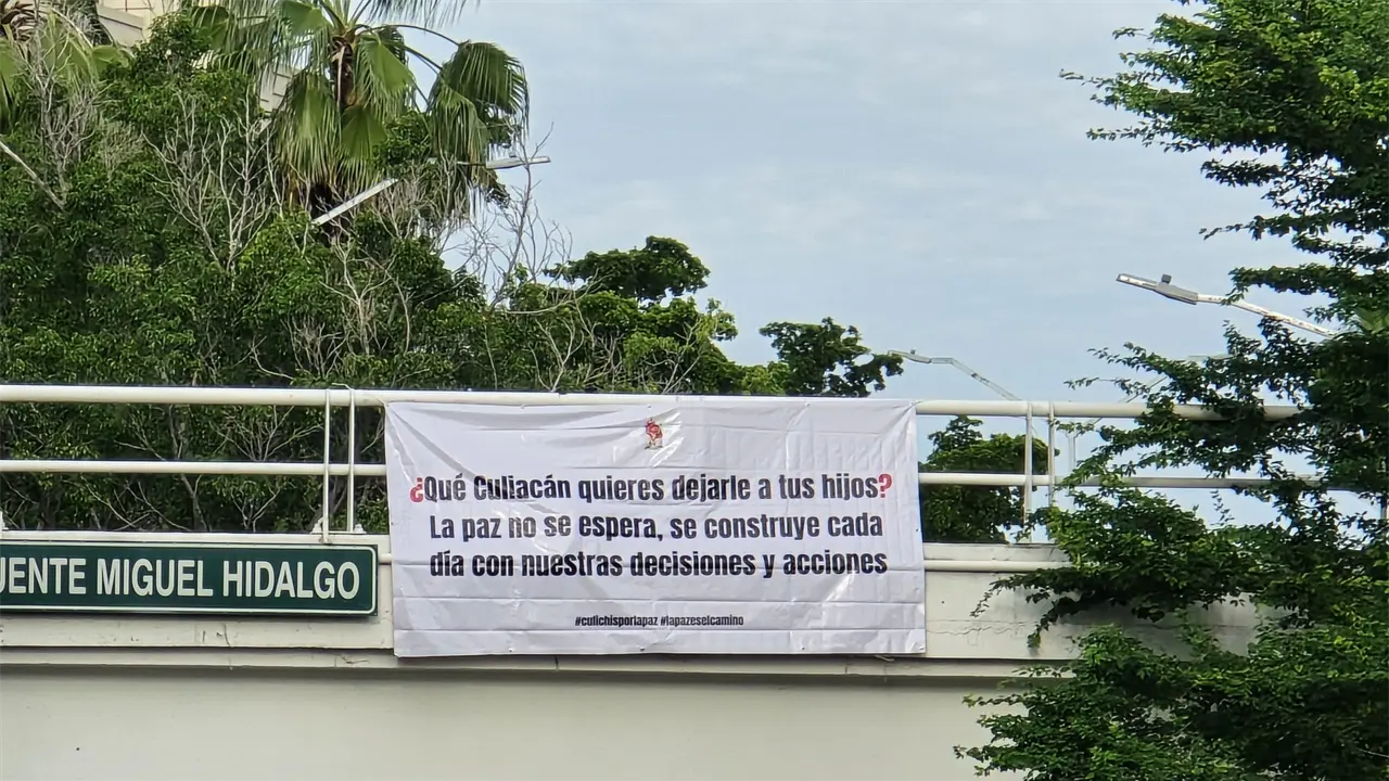 uliacán amanece con pazmantas en lugar de narcomantas.