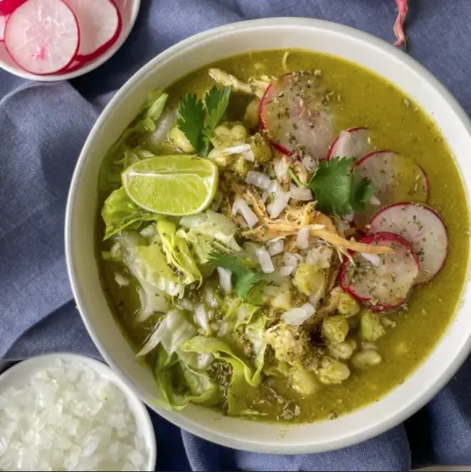 Pozole verde para este 15 y 16 de septiembre. Foto: cortesía.