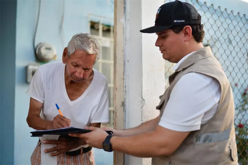 Apoyos económicos de 6 mil pesos para damnificados en la colonia Rosendo G. Castro en Los Mochis,Sinaloa.
