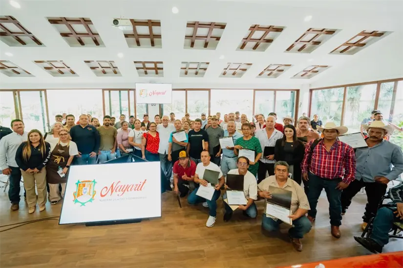 Con 25 créditos y 33 apoyos al volante, el gobierno de Nayarit fortalece la economía familiar y comunitaria.