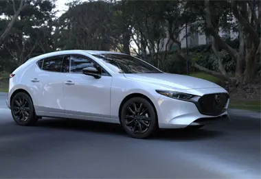 El auto compacto de Mazda más esperado del año ya tiene precio y versiones oficiales
