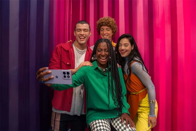 Motorola G86 Power incluye cámara para selfies de 32 megapíxeles. Foto: Cortesía
