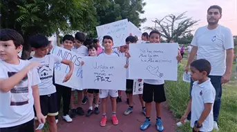 Parques Alegres apoya caminata por la paz en Prados del Sol del Desierto