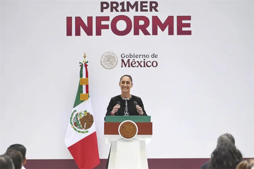 Sheinbaum al presentar su primer informe desde Palacio Nacional. Foto: Presidencia