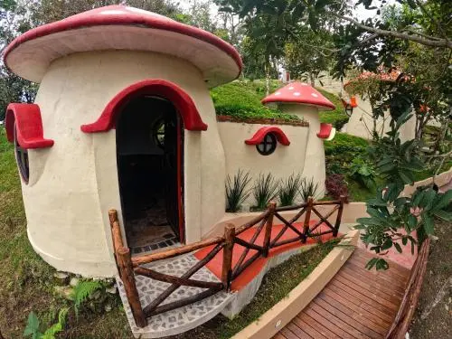 Aldea de los Pitufos en Xilitla en San Luis Potosí. Fotos: Cortesía.