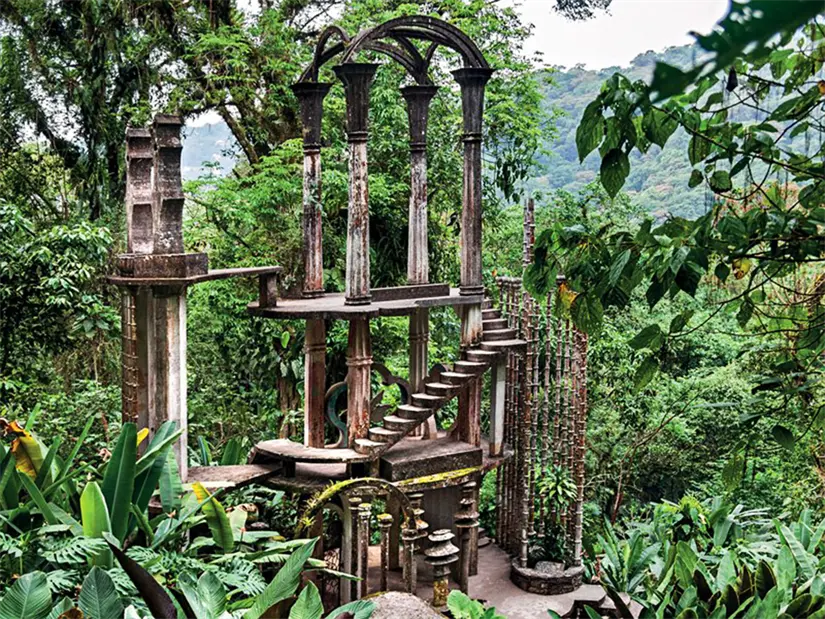 En tu visita en la Aldea de los Pitufos, puedes visitar el Jardín Surrealista de Edward James. Foto: Cortesía.