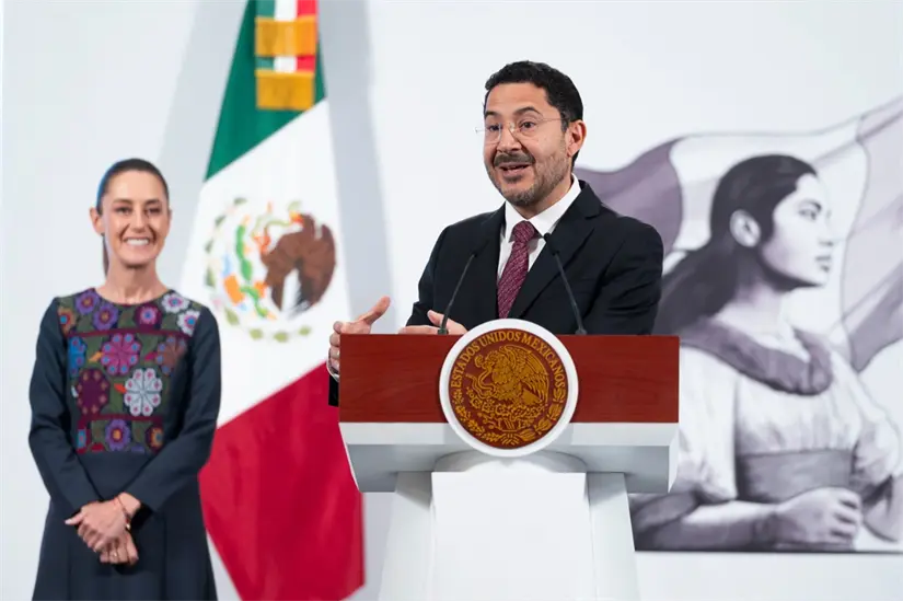 Martí Batres, director del ISSSTE