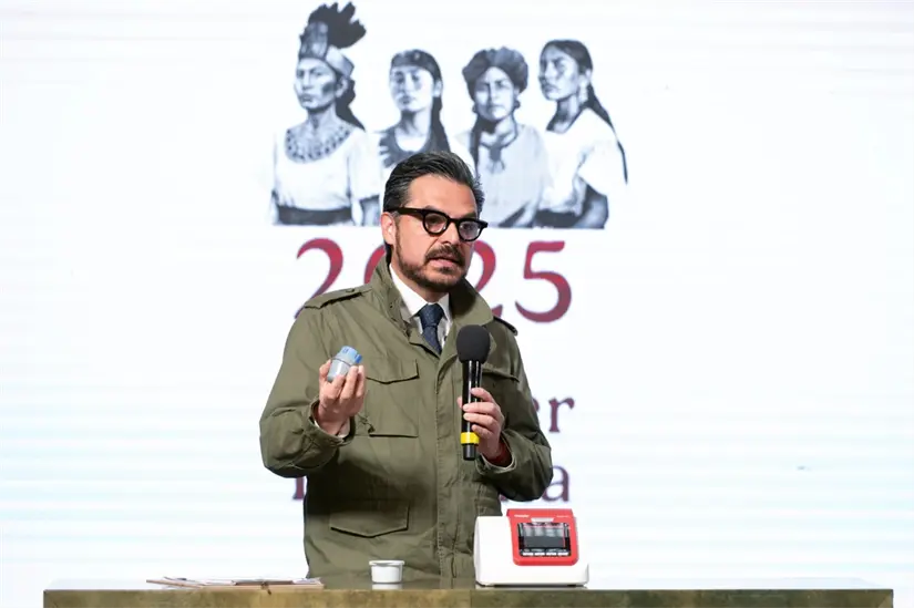Zoe Robledo, director del IMSS