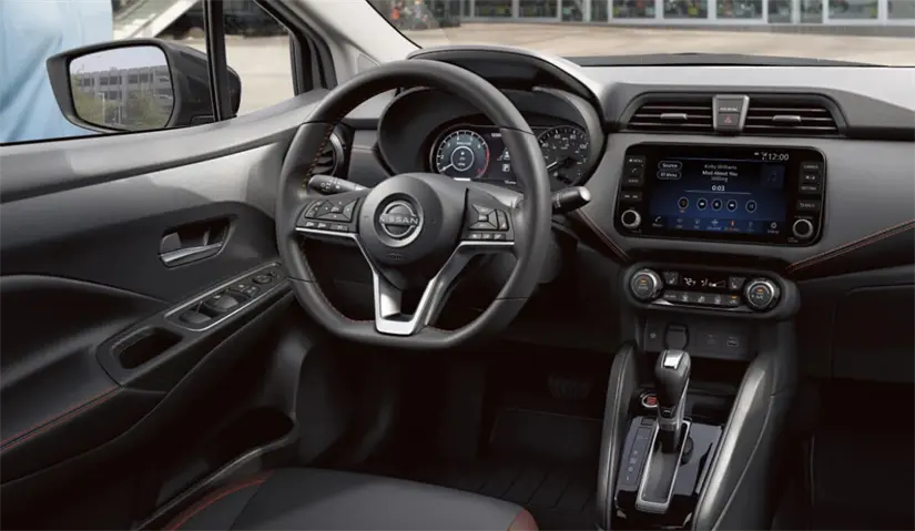 El Nissan Versa 2025 está más barato que nunca antes en México Comodidad y tecnología en el interior del Versa 2025. Foto: Nissan