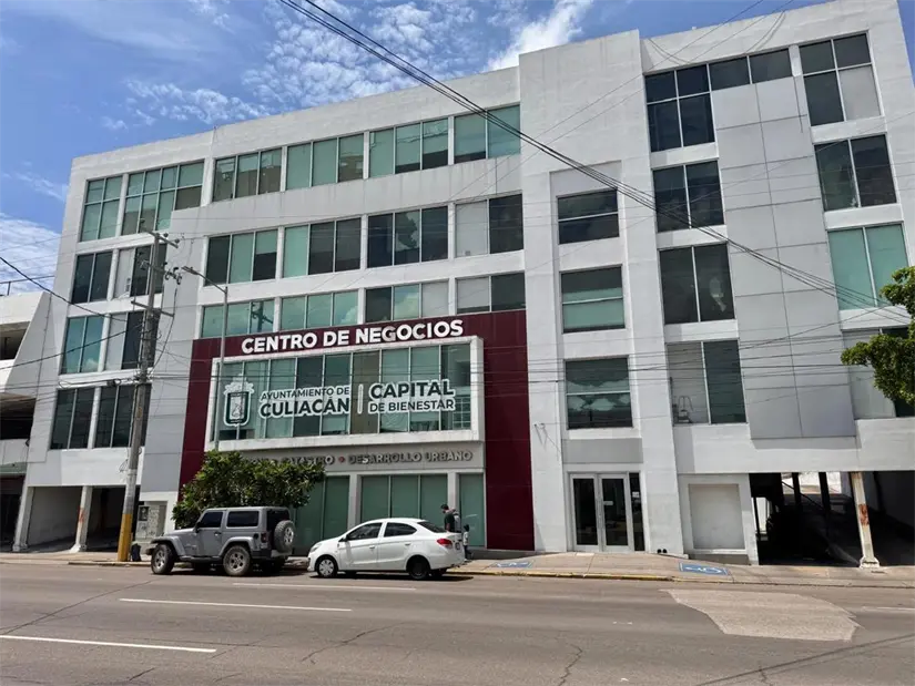 Centro de Negocios, uno de los puntos de pago de predial. Centro de Negocios, uno de los puntos de pago de predial. Foto: Lino Ceballos.