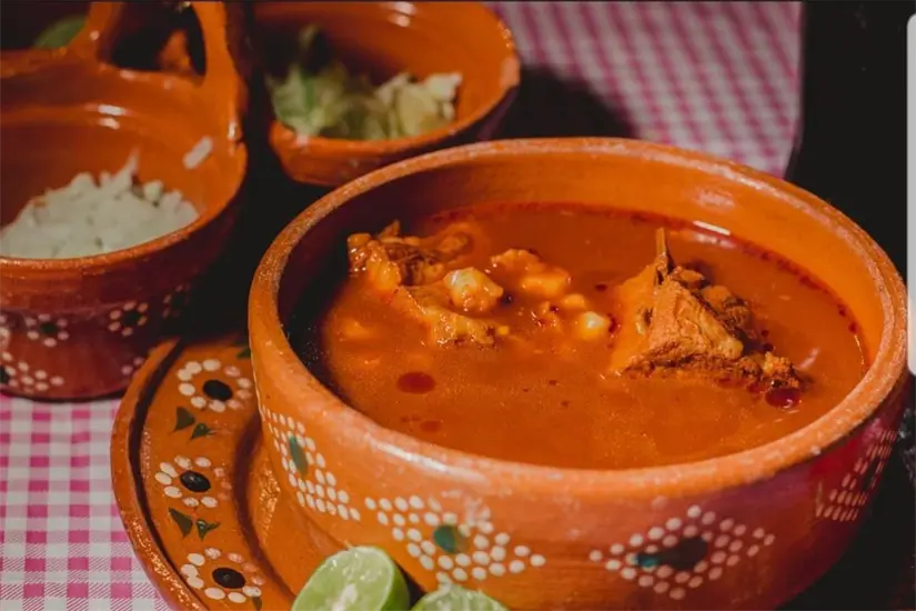 Descubre la sazón de hogar en Cenaduría La Escondida: pozole, tostadas, asado y antojitos mexicanos en Barrancos. Foto: Cortesía/TBN