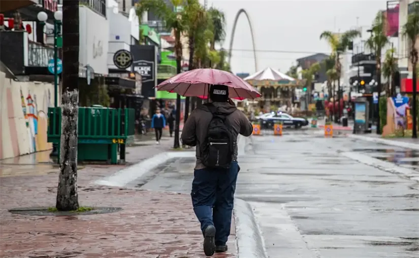 Ten el paraguas a la mano, ya que se esperan lluvias fuertes en Baja California hoy.
