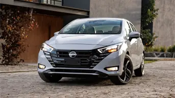 El Nissan Versa 2025 está más barato que nunca antes en México