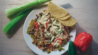 Tacos, tradición y patria: así se vive la Independencia en taquería de Hidalgo