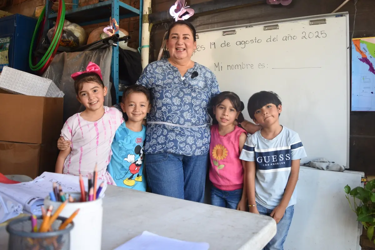 Historias como la de Iris Atienzo recuerdan que la transformación social empieza en lo cotidiano: en una madre que decide educar con amor, en una maestra que no se rinde y en una comunidad que encuentra esperanza en la educación | Imágenes de Francisco Castro