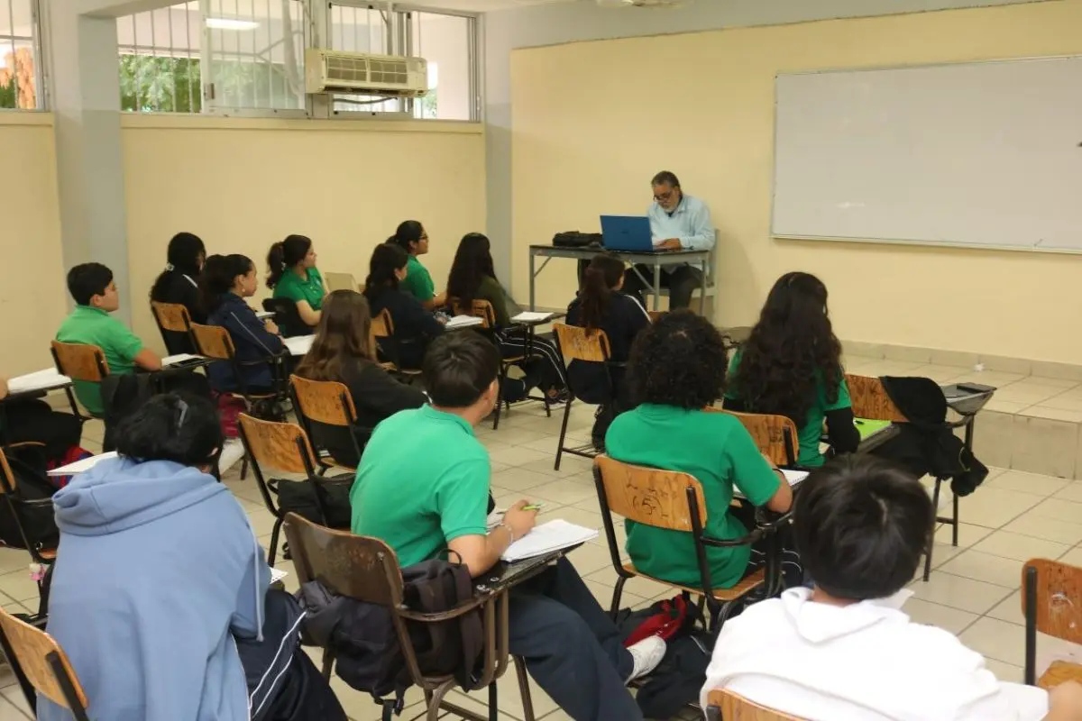 Registro 2025 para la Beca Rita Cetina en Baja California Sur. Foto: Cortesía