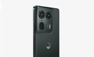 Celular Motorola económico de gama alta, que consigue el 100% de la carga en 21 minutos