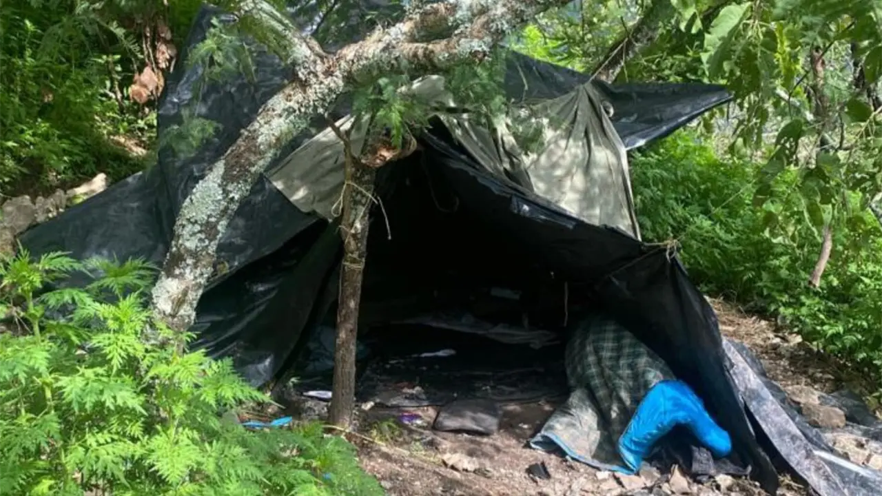 Tras ser agredidos por civiles armados en Cosalá, elementos del Grupo Interinstitucional lograron asegurar armas y dosis de droga.